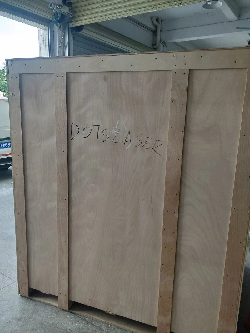 CO<sub>2</sub> laser engraving machine