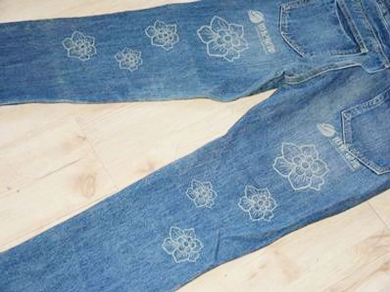 Jeans laser engraving.jpg